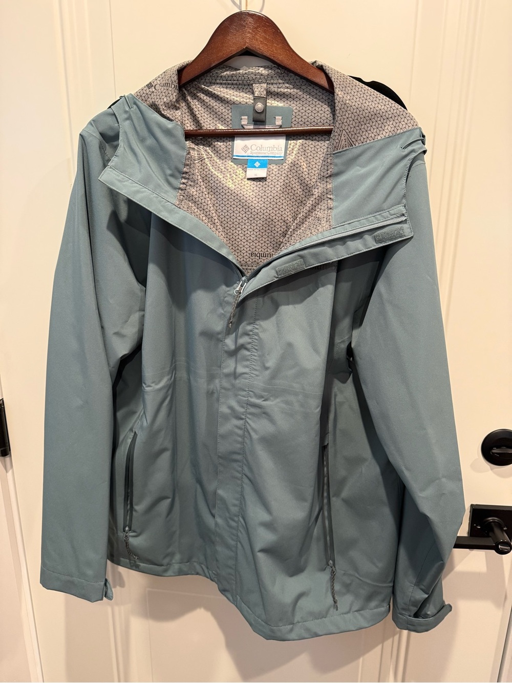 NWOT Columbia OmniTech men’s light green hooded rain jacket. XL